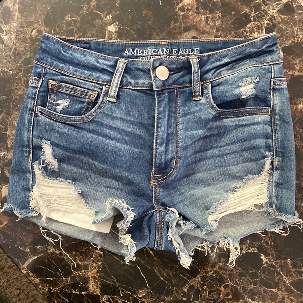American Eagle: Hi-Rise Shortie
